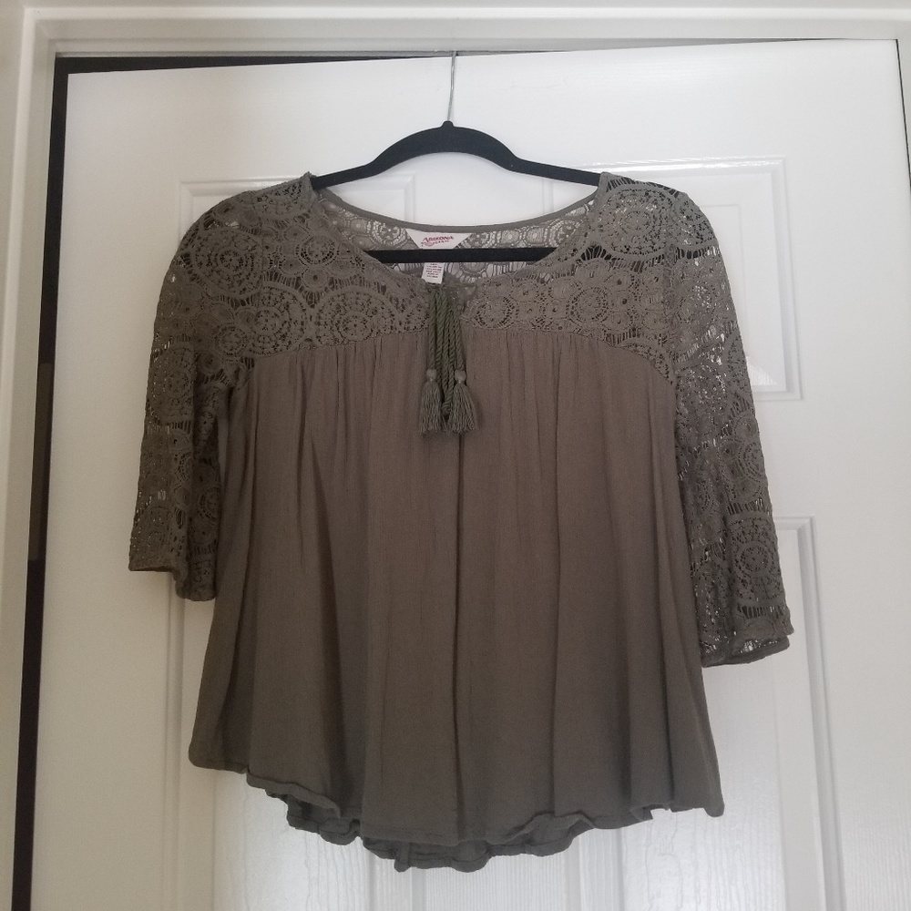 Olive arizona flowy shirt